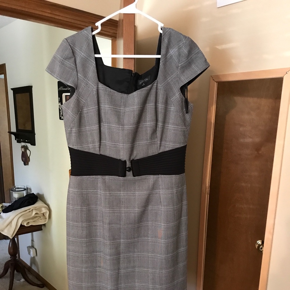 ❤️5 for 25❤️ Tahari Dress